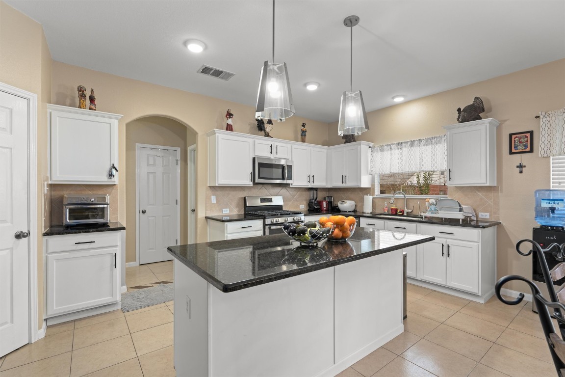 2334 Caprock Place Georgetown, TX 78626 - Photo 9 of 36