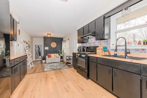 $314,000 | 318 Cardinal Place, Shorewood, IL 60404