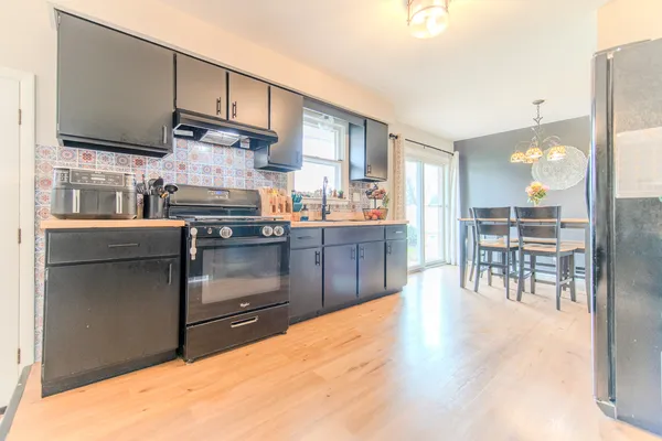$314,000 | 318 Cardinal Place, Shorewood, IL 60404