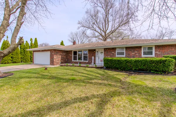 $314,000 | 318 Cardinal Place, Shorewood, IL 60404