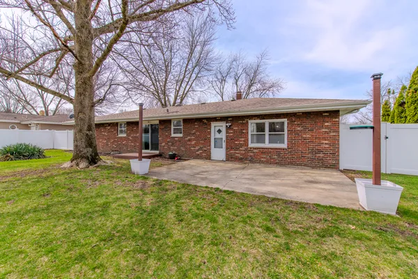 $314,000 | 318 Cardinal Place, Shorewood, IL 60404