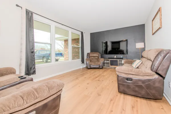 $314,000 | 318 Cardinal Place, Shorewood, IL 60404