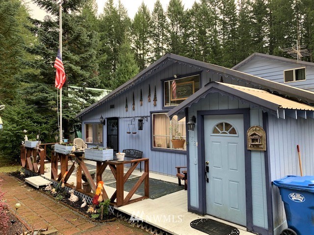182 Sunstone Road Packwood, WA 98361 - Photo 1 of 16 Gallery Image 1
