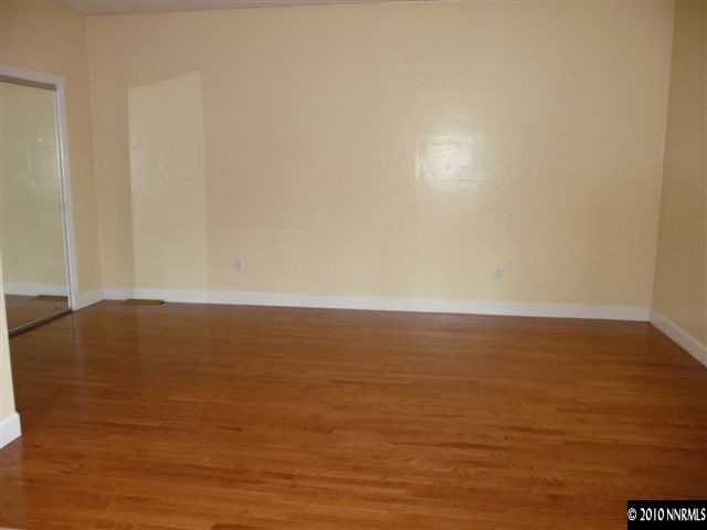 825 La Rue Avenue Reno, NV 89509 - Photo 11 of 13 a view of an ocean & mountain