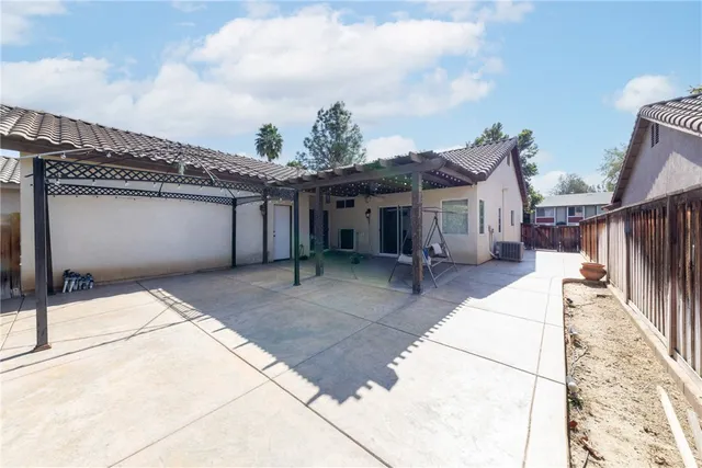$3,200 | 22388 De Berry Street, Grand Terrace, CA 92313