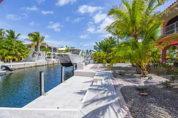 $1,550,000 | 29635 Saratoga Avenue, Big Pine Key, FL 33043