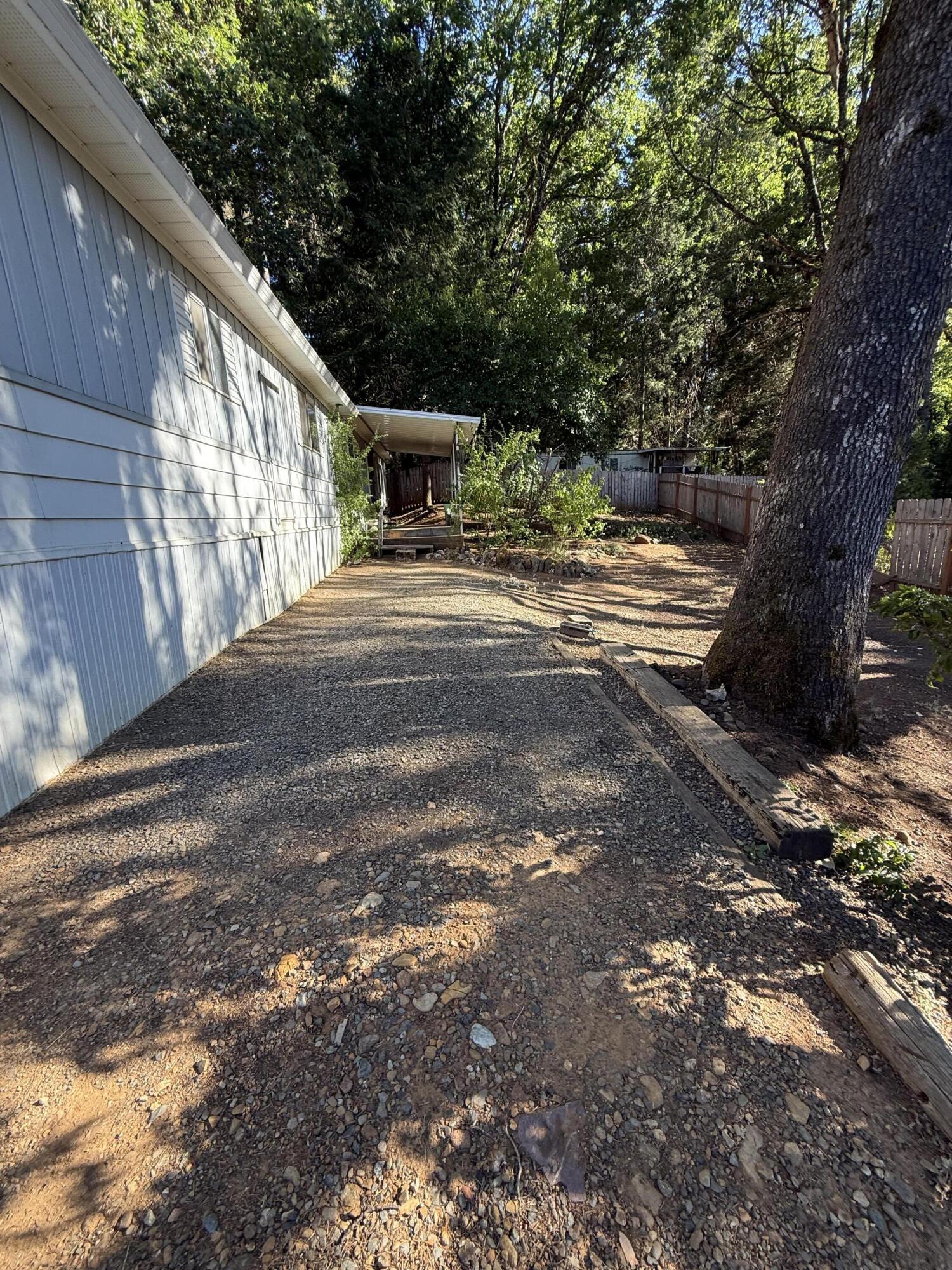 105 Raymond Street Cave Junction, OR 97523 - Photo 21 of 23