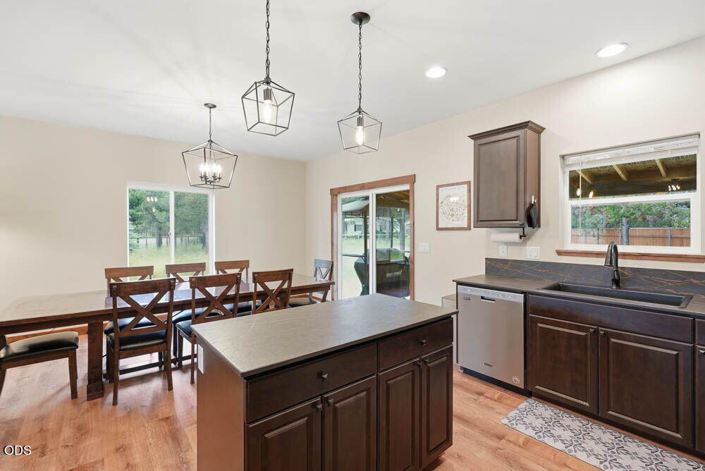 56058 Snow Goose Road Bend, OR 97707 - Photo 14 of 47