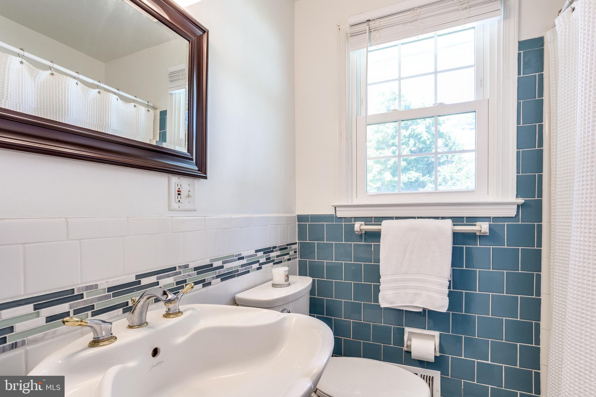 6312 Lagrange Lane Baltimore, MD 21212 - Photo 14 of 35 Full Bath on the main level.