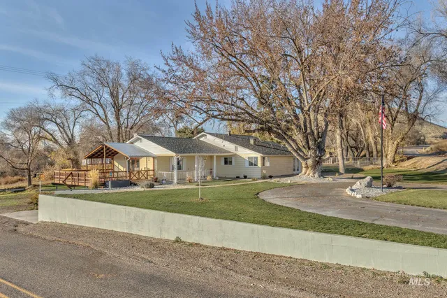 $460,000 | 4555 Hyline Road, Ontario, OR 97914