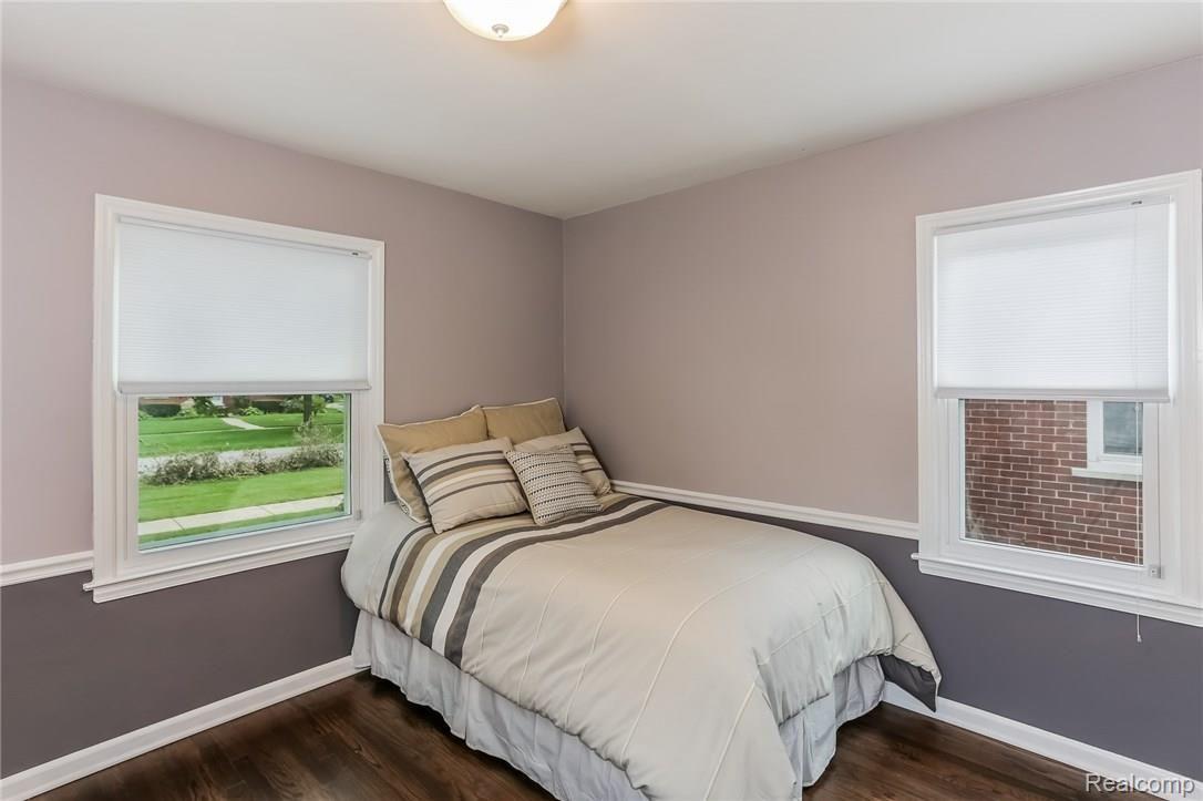 1935 Sheffield Road Birmingham, MI 48009 - Photo 11 of 31 014-Master_Bedroom-3198808-medium.jpg