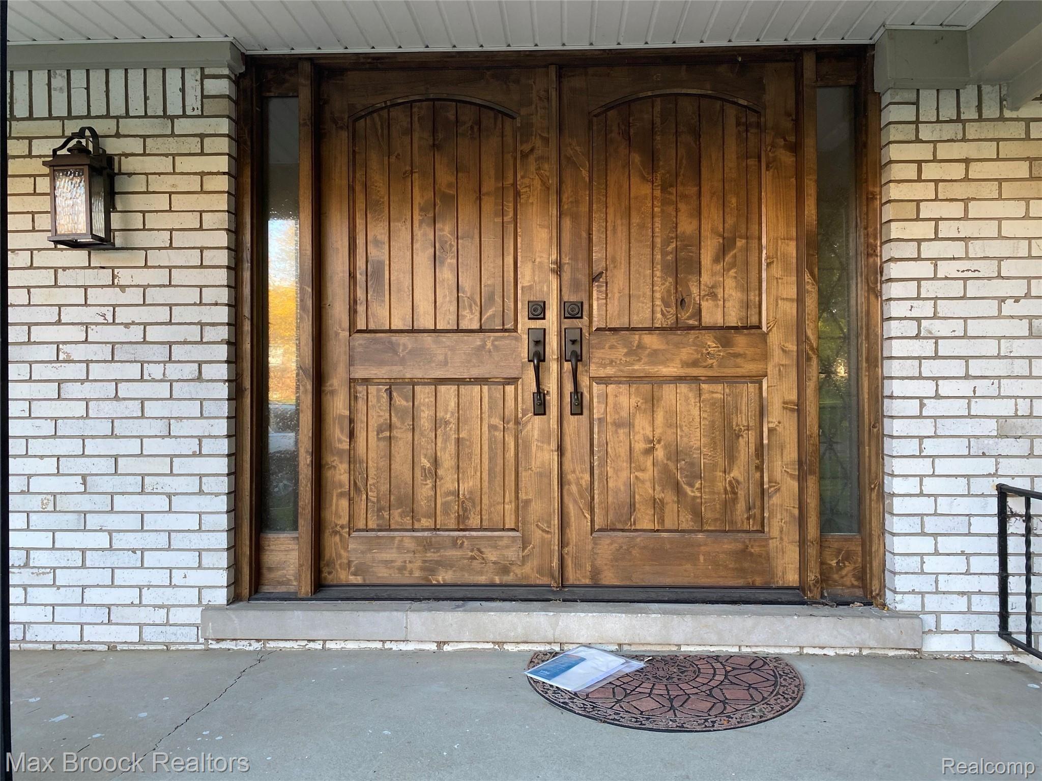 773 Redwood Court Rochester, MI 48309 - Photo 12 of 12 71F2B399-156D-4594-A782-D36BAEC3E3C7.jpeg