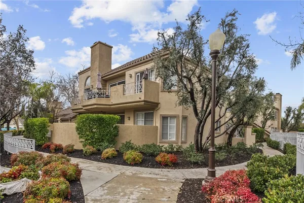 $518,000 | 23609 Del Monte Dr., Unit 299, Valencia, CA 91355