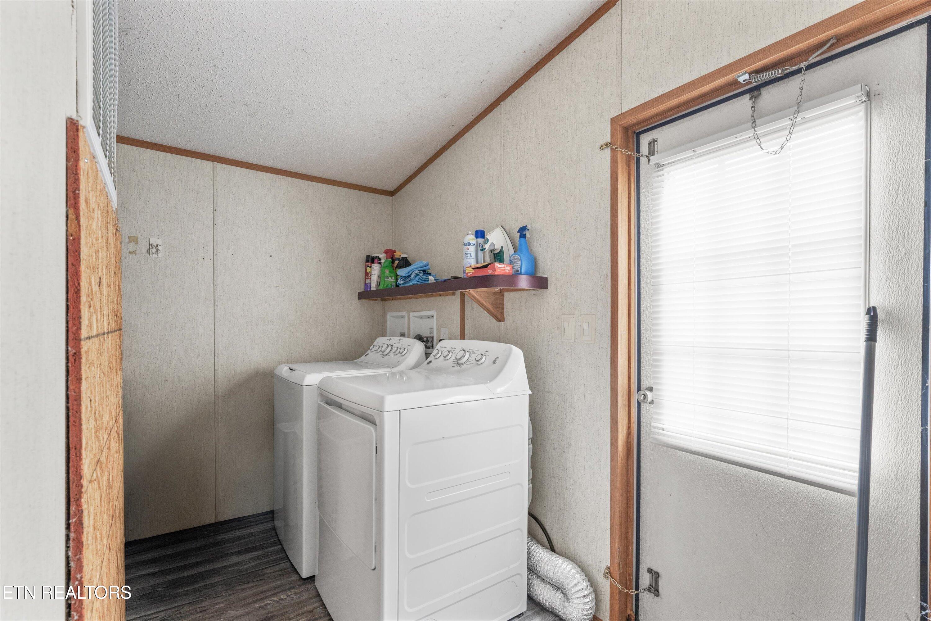 928 Walker Road Maryville, TN 37801 - Photo 12 of 33 Laundry