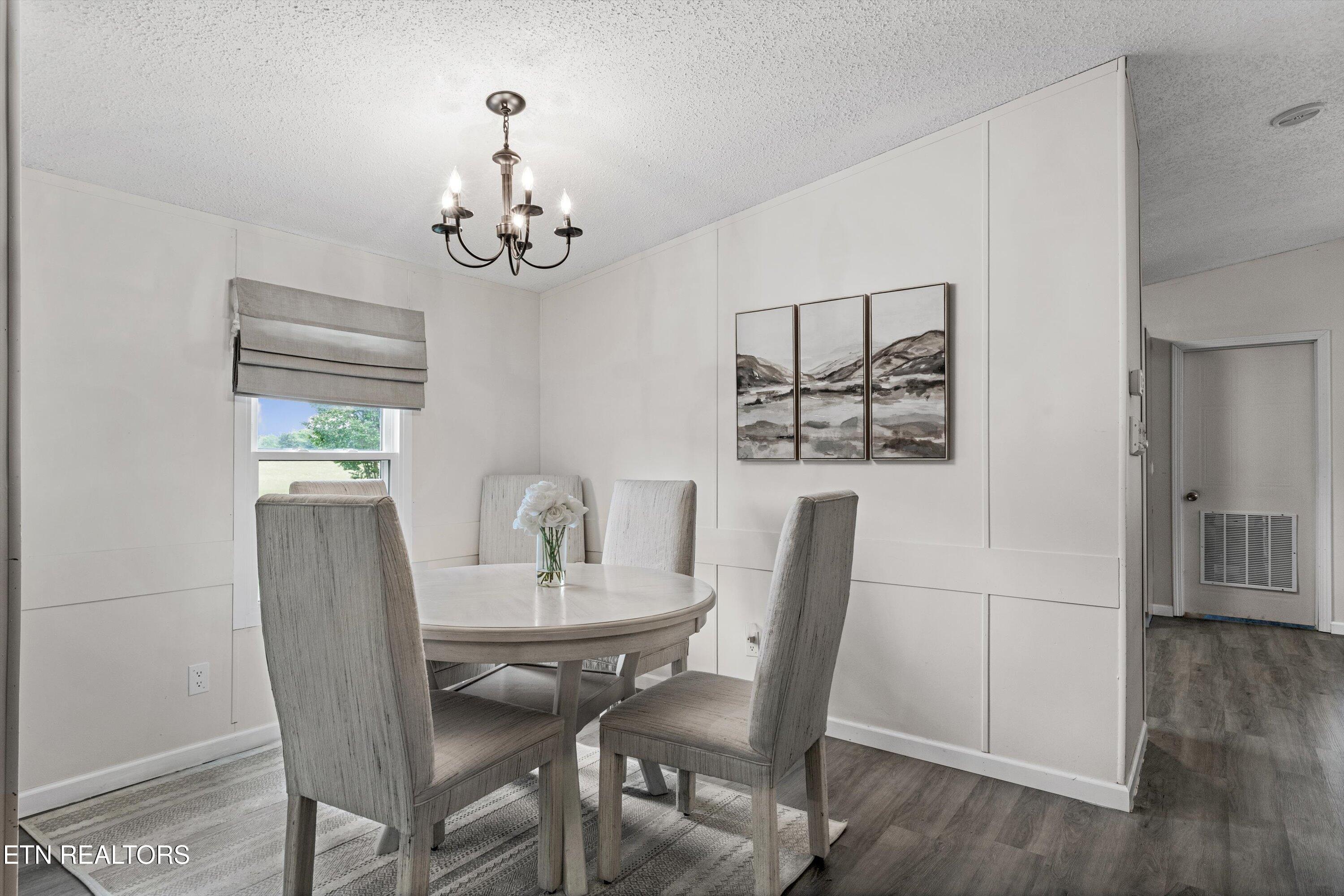 928 Walker Road Maryville, TN 37801 - Photo 13 of 33 Dining