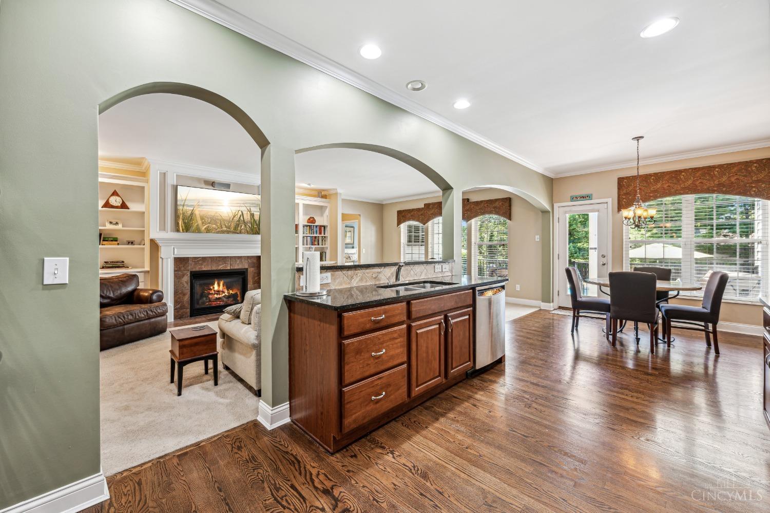 679 Hyacinth Road Cincinnati, OH 45245 - Photo 7 of 40 Gallery Image 7