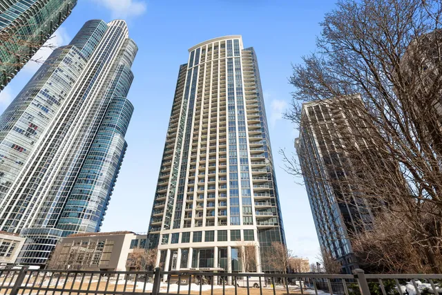 $2,500 | 1235 South Prairie Avenue, Unit 906, Chicago, IL 60605
