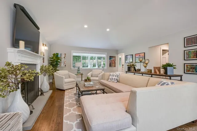 $2,395,000 | 24 Shadyrest Drive, Sag Harbor, NY 11963