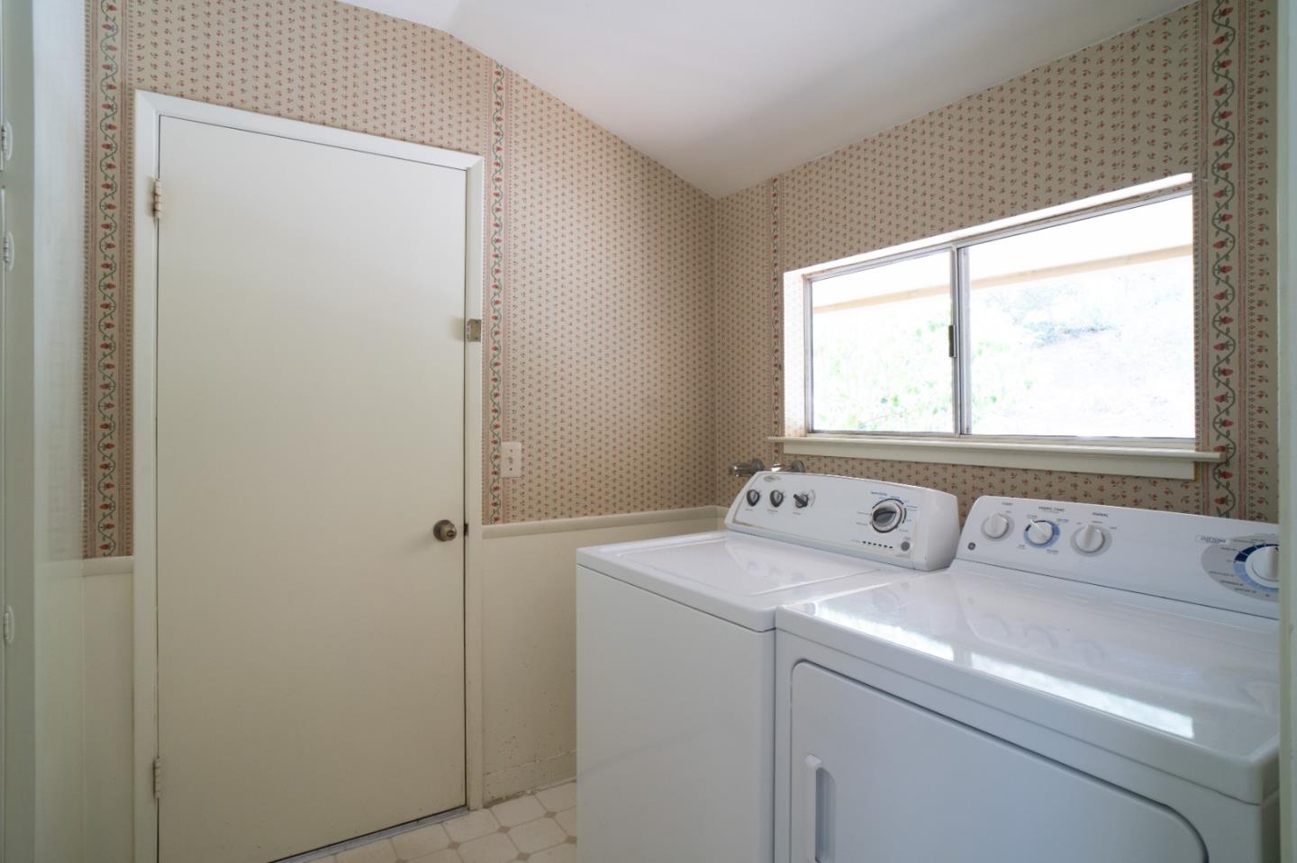 5 Forest Knoll Road Monterey, CA 93940 - Photo 25 of 26 Gallery Image 25