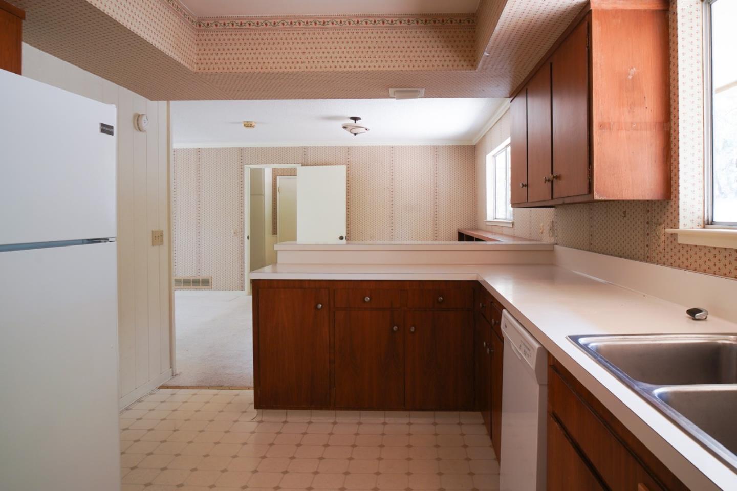5 Forest Knoll Road Monterey, CA 93940 - Photo 9 of 26 Gallery Image 9