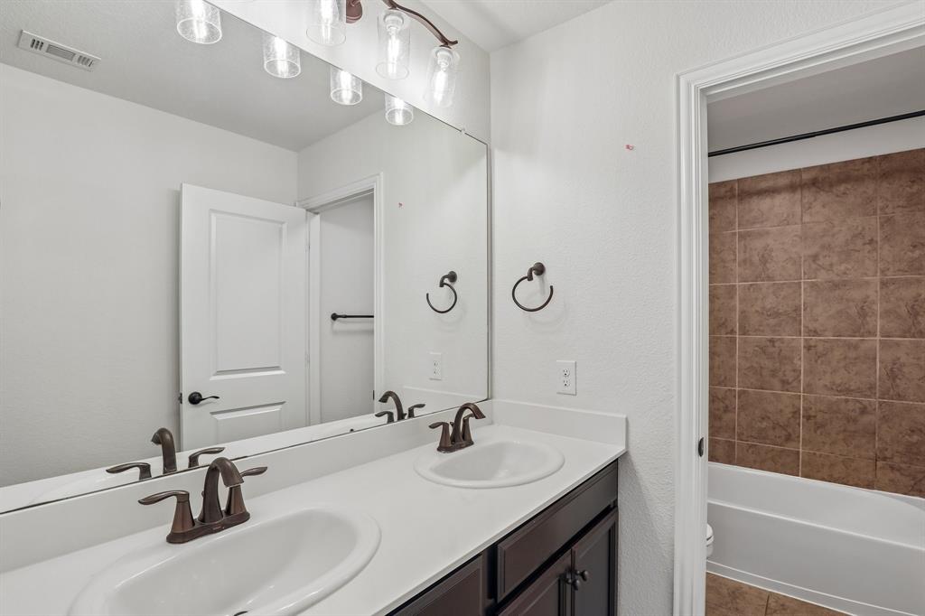 7228 Ridgepoint Drive Irving, TX 75063 - Photo 28 of 38