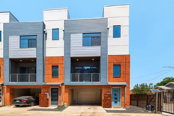 $2,275 | 1606 North Hackberry, Unit 304, San Antonio, TX 78208