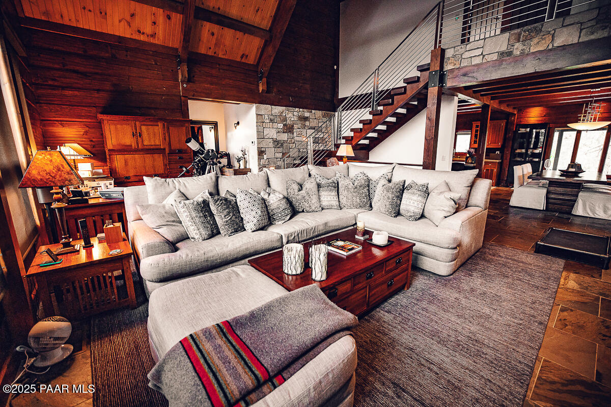 2505 East Old Miner Road Prescott, AZ 86303 - Photo 4 of 114 Living room