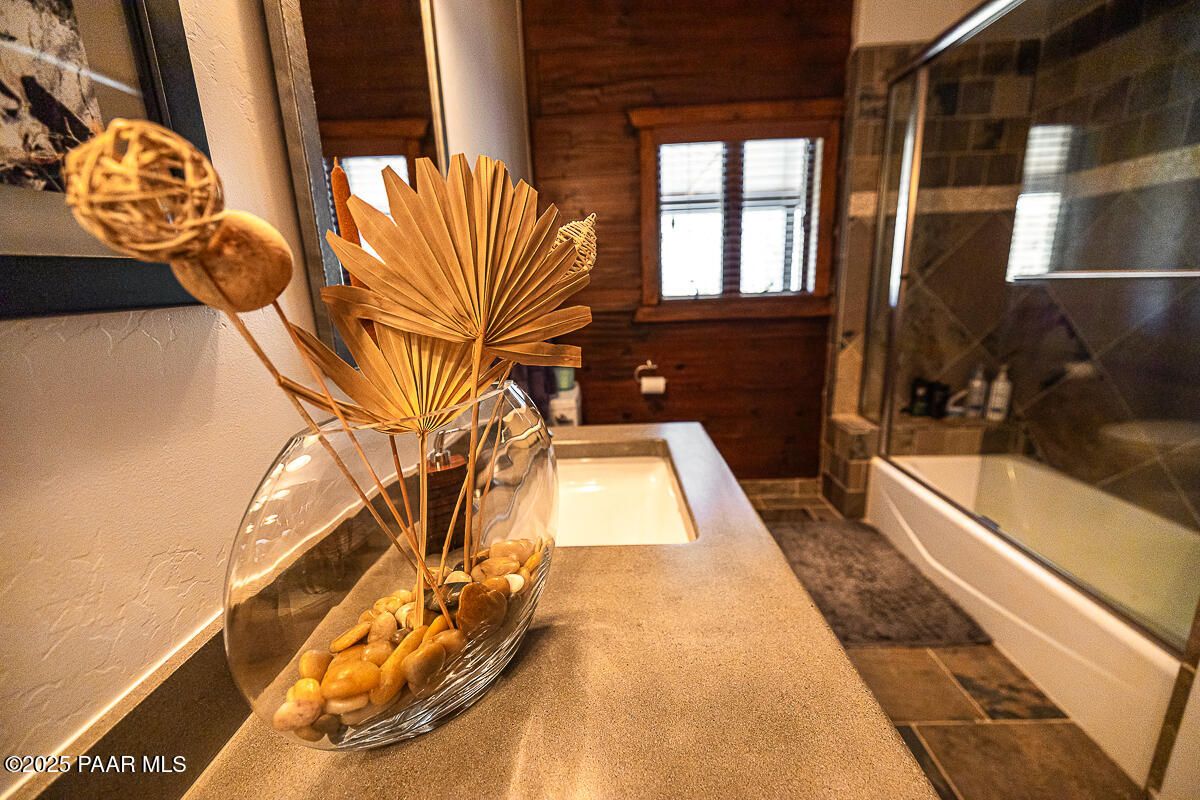 2505 East Old Miner Road Prescott, AZ 86303 - Photo 45 of 114 Guest Bathroom