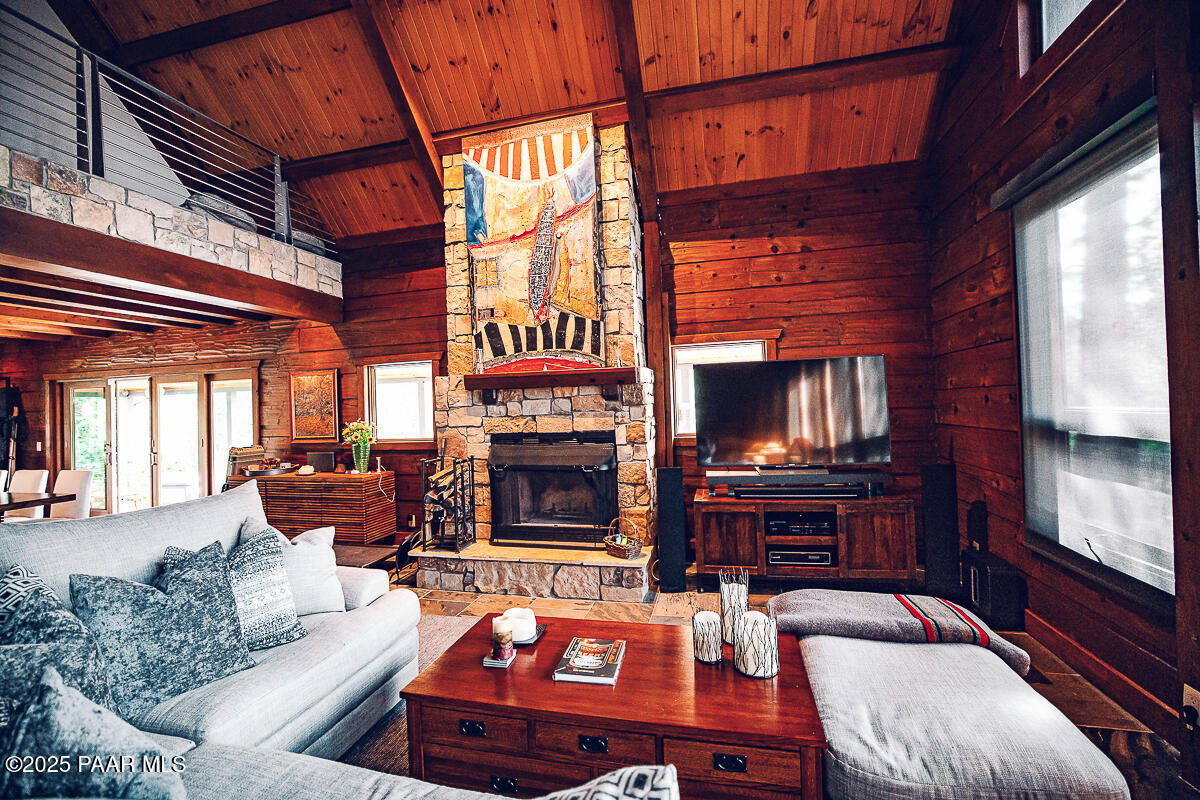2505 East Old Miner Road Prescott, AZ 86303 - Photo 5 of 114 Living room
