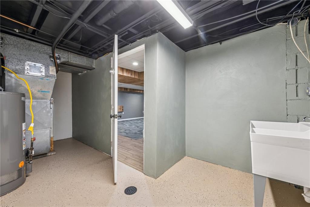 14031 Wayne Drive Irwin, PA 15642 - Photo 17 of 37