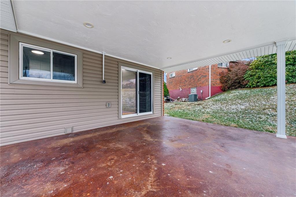 14031 Wayne Drive Irwin, PA 15642 - Photo 7 of 37