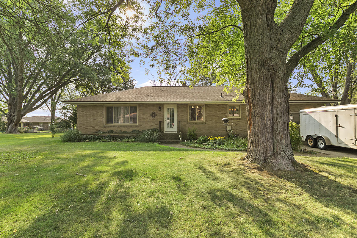 71 Lynden Road Holland, MI 49423 - Photo 1 of 20 IMG_1000