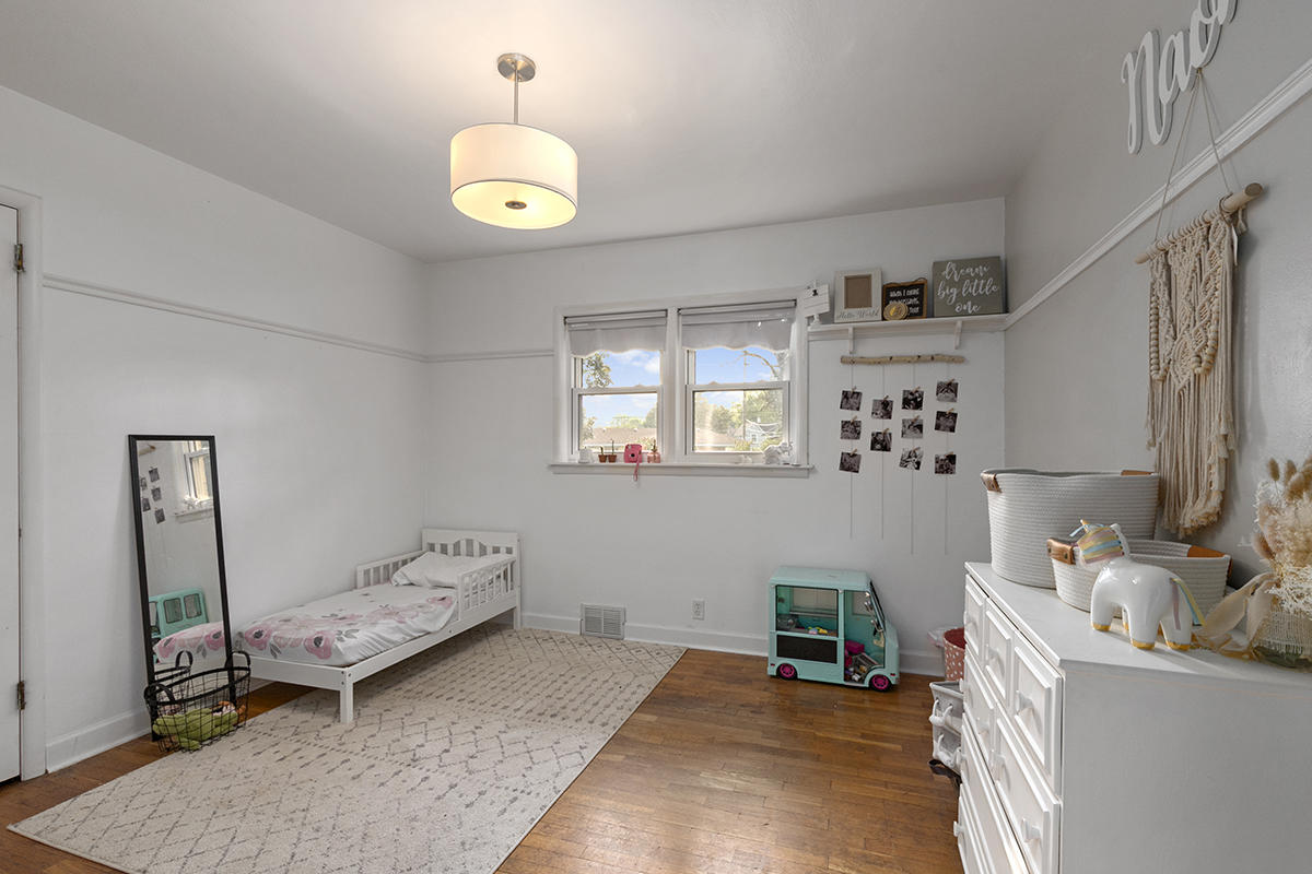 71 Lynden Road Holland, MI 49423 - Photo 12 of 20 IMG_1011