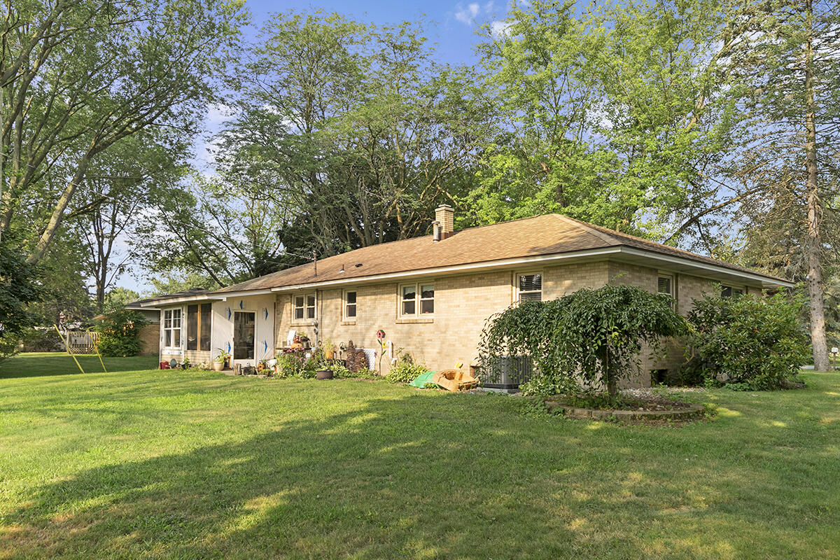 71 Lynden Road Holland, MI 49423 - Photo 17 of 20 IMG_1017