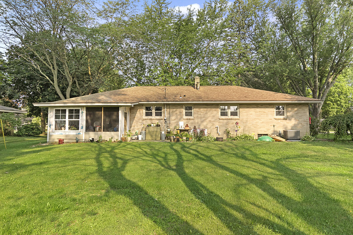 71 Lynden Road Holland, MI 49423 - Photo 18 of 20 IMG_1018