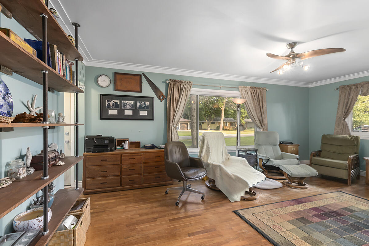 71 Lynden Road Holland, MI 49423 - Photo 3 of 20 IMG_1003