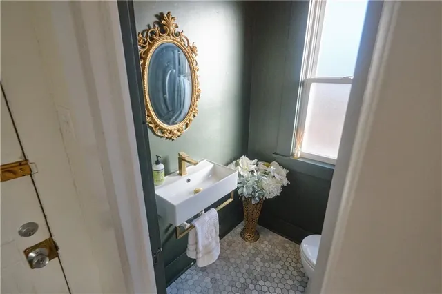 $325,000 | 305 West Jefferson Street, Pittsburg, KS 66762