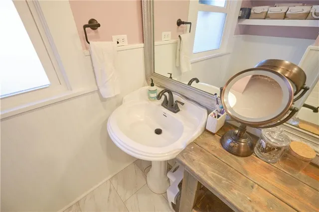 $325,000 | 305 West Jefferson Street, Pittsburg, KS 66762