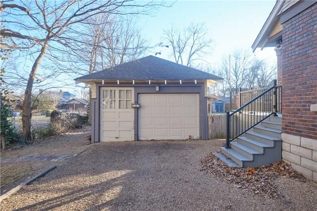 $325,000 | 305 West Jefferson Street, Pittsburg, KS 66762