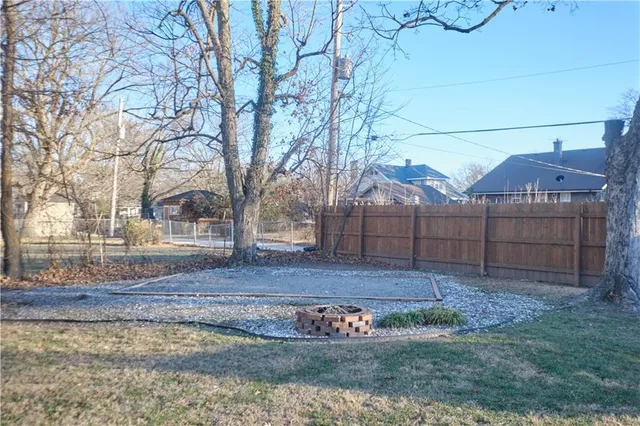 $325,000 | 305 West Jefferson Street, Pittsburg, KS 66762