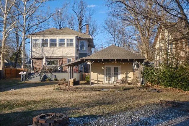 $325,000 | 305 West Jefferson Street, Pittsburg, KS 66762