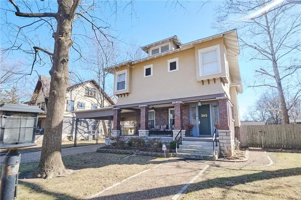 $325,000 | 305 West Jefferson Street, Pittsburg, KS 66762