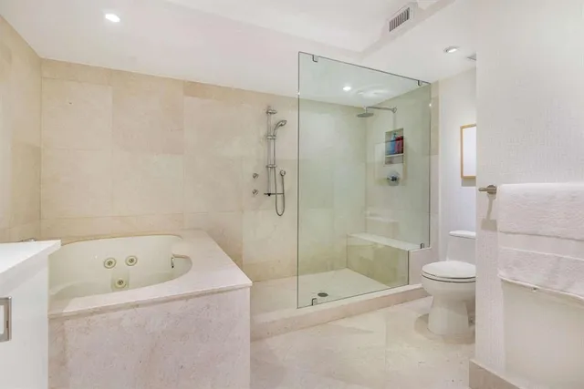 $2,095,000 | 2600 South Ocean Boulevard, Unit 306S, Palm Beach, FL 33480