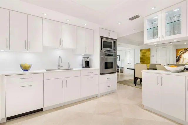 $2,095,000 | 2600 South Ocean Boulevard, Unit 306S, Palm Beach, FL 33480