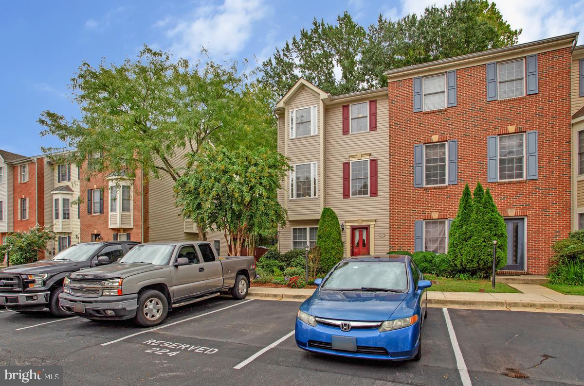 224 Tilden Way, Unit 224 Edgewater, MD 21037 - Photo 2 of 49 Exterior Front w/crepe myrtle tree & landscaping.