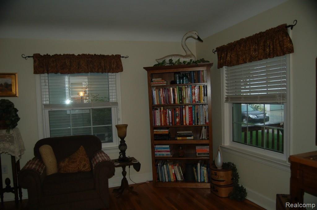 311 Wilcox Street Rochester, MI 48307 - Photo 4 of 44 DSC_0126.jpg