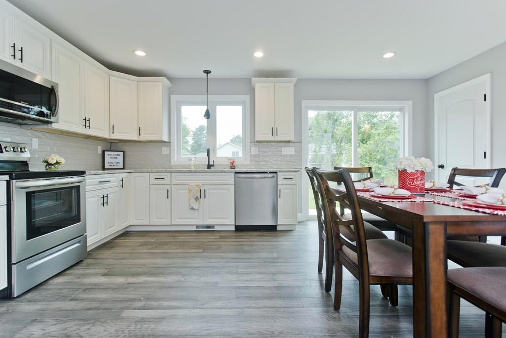 52 Canterbury Road Springfield, MA 01118 - Photo 11 of 42