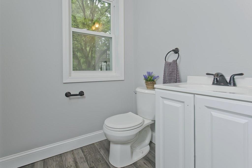 52 Canterbury Road Springfield, MA 01118 - Photo 18 of 42