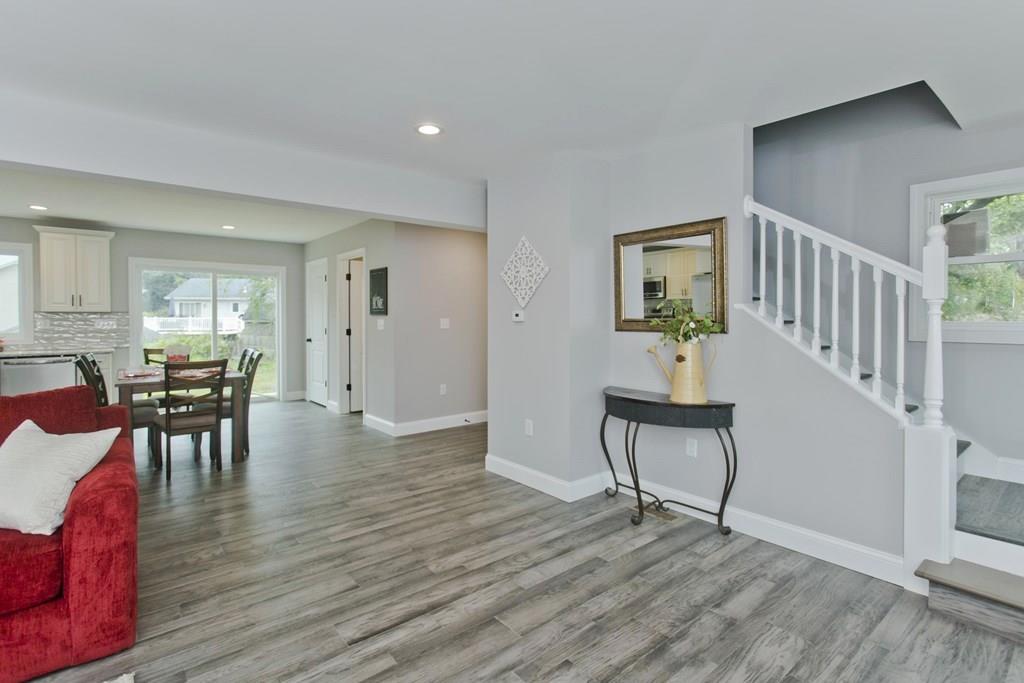 52 Canterbury Road Springfield, MA 01118 - Photo 5 of 42