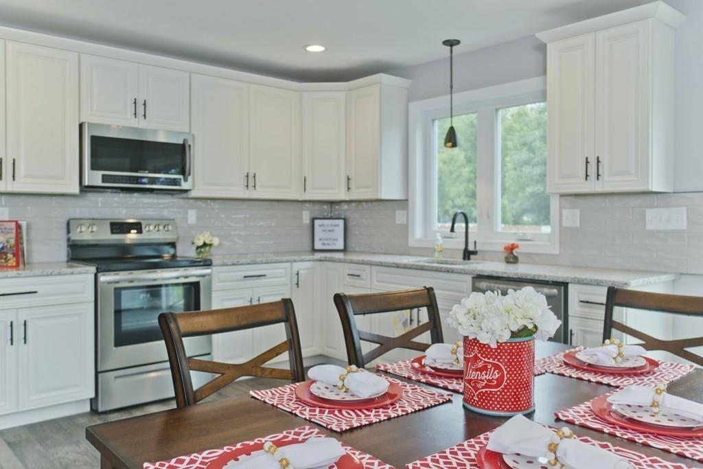 52 Canterbury Road Springfield, MA 01118 - Photo 8 of 42